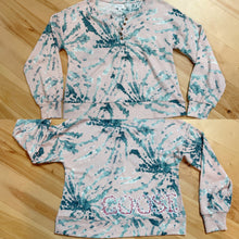 Load image into Gallery viewer, Goose Springtime Henley Top - Size S/M