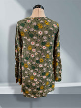 Load image into Gallery viewer, Goose Floral Blooms Bellsleeve Dress - Size Small