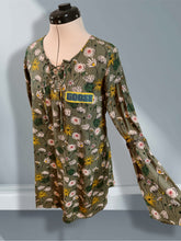Load image into Gallery viewer, Goose Floral Blooms Bellsleeve Dress - Size Small
