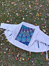 Load image into Gallery viewer, Quilted Oatmeal Goose Tapestry Jacket - One Size L/XL!