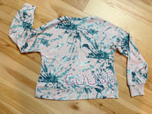Load image into Gallery viewer, Goose Springtime Henley Top - Size S/M