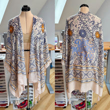 Load image into Gallery viewer, One of a Kind Dave Matthew’s Band Floral Kimono