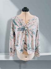 Load image into Gallery viewer, Goose Springtime Henley Top - Size S/M